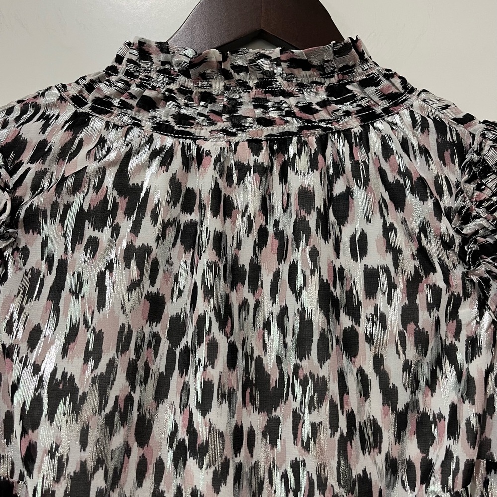 NWT CeCe Women's Animal Print Ruffle Blouse Black and Pink SZ S - Picture 2 of 7